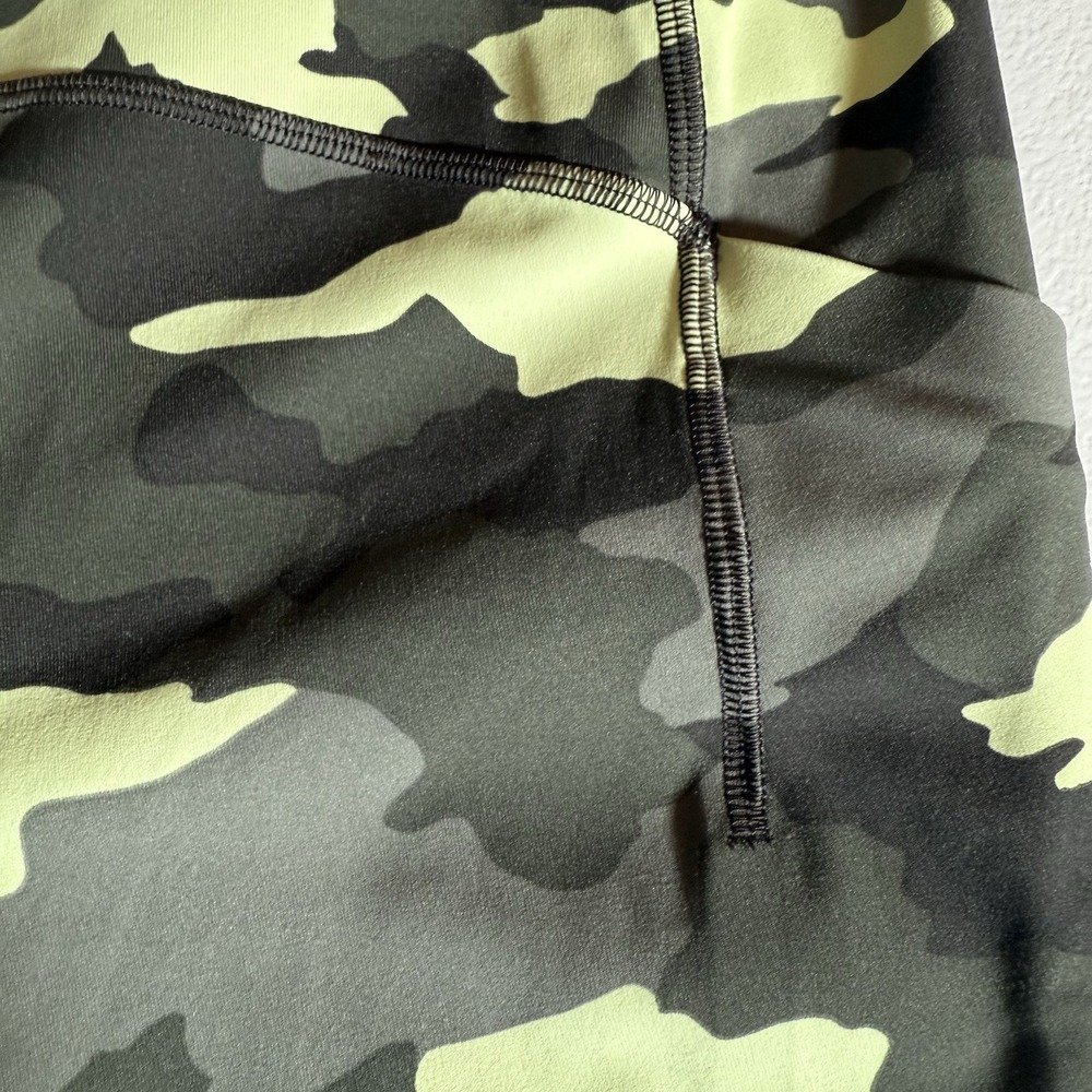 Lululemon Fast and Free Tight‎ Women 12 Camo Green NWOT High Rise Leggings Full - Picture 8 of 9